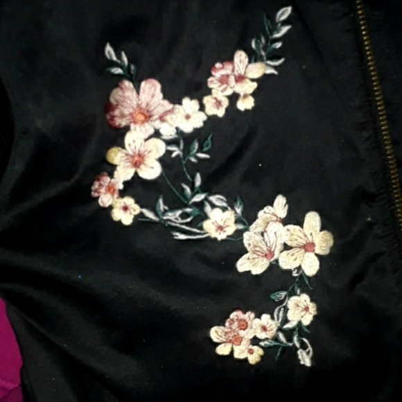 Lovely Bomber Jacket American Eagle Xsmall - Picture 8 of 8